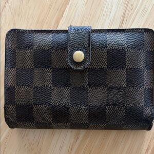 PRICED 4 a QUICK SALE🔥! Auth Louis Vuitton Damier Ebene French Starter Wallet